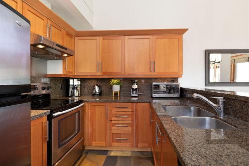 Painted Cliff 4 - Pet-Friendly, Ski-in-Ski-Out, Secure Parking, Communal Hot Tub in Whistler, Canada