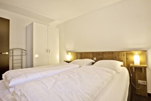 Kristall Apartments - image 6