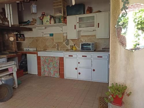 Konyha, Petite Suite Douillette in Gignac