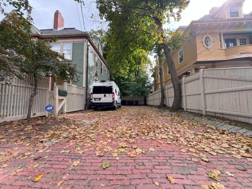 Harvard Rooms - 2BR Retreat adjacent to university in Cambridge, USA