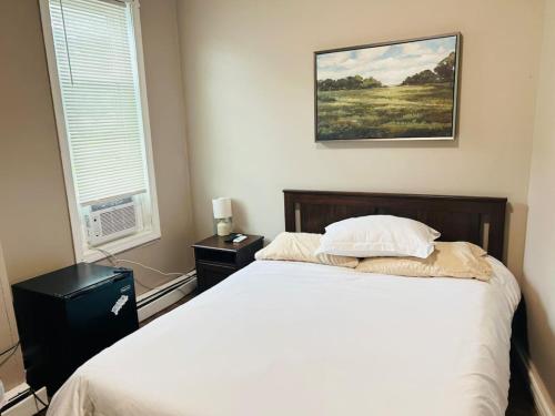 Nice cozy room near Whole Foods, Brown University with shared bathroom and kitchen in Providence, USA