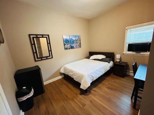 Nice room near Whole Foods, Brown University with shared bathroom and kitchen in Providence, USA