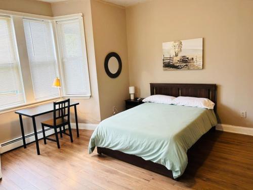 Nice big room near Whole Foods, Brown University with shared bathroom and kitchen in Providence, Vereinigte Staaten von Amerika