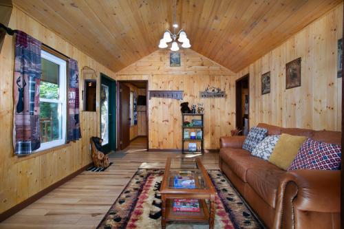 Smoky Bear Suite w Grill Firepit More in Sevierville, USA