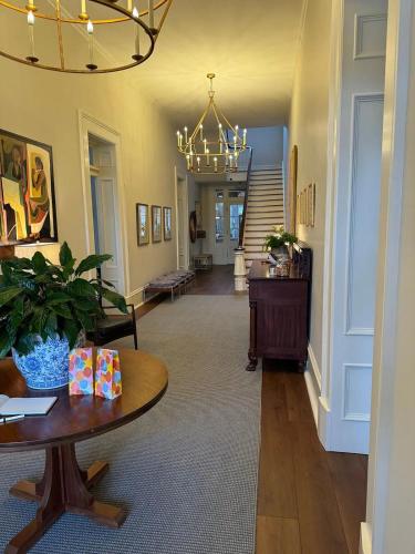 Captain Jacks Guest House in บรูคเฮฟเวน