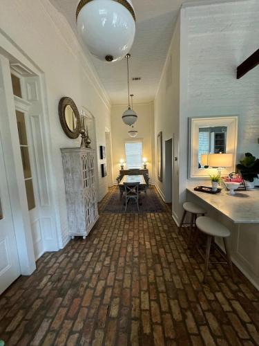 Captain Jacks Guest House in บรูคเฮฟเวน