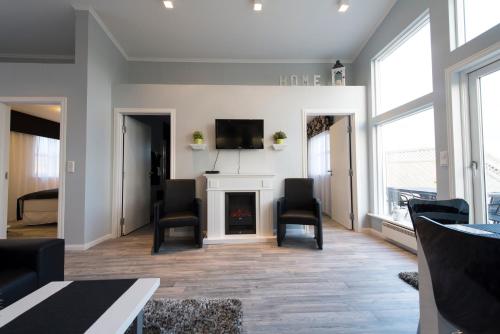 Icelandic Cottages - image 7