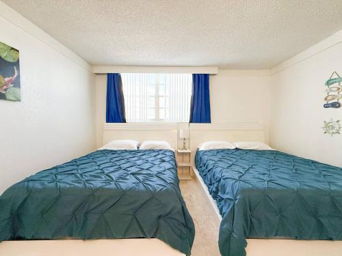 Heated Pools & Beach Your Ideal Hollywood Stay! in Hollywood, USA