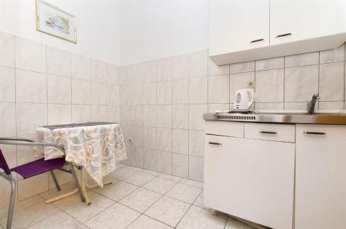 Apartments Neva - image 5