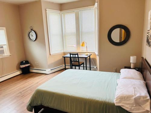 Nice big room near Whole Foods, Brown University with shared bathroom and kitchen in Providence, USA