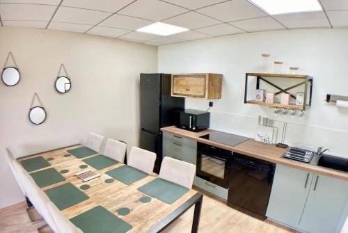 Kitchen, Charmante Maison independante entre ville et mer in Estanove