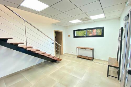 Charmante Maison independante entre ville et mer in Estanove