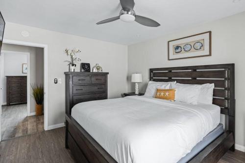 Bayside Villa -2BR Beachfront FREE parking in San Diego, USA