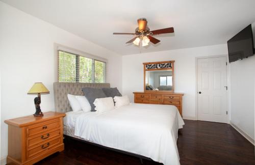 Pine Top Vista w Views Hot Tub Game Room MORE in Gatlinburg, USA