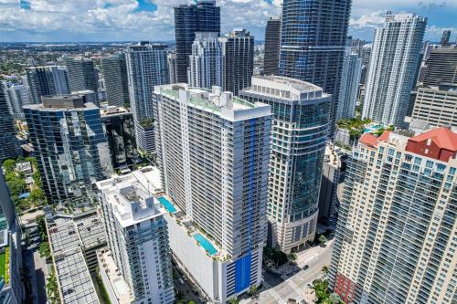 Bay View Condo, Sleeps 6, Pool, Spa, Gym and Games in Miami, USA