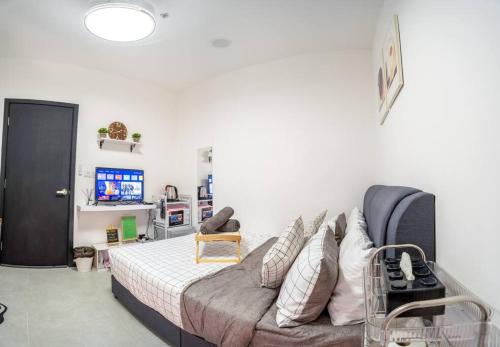 Neu Suites By Cozy Unit L20RB near KLCC & Jelatek LRT, Kuala Lumpur