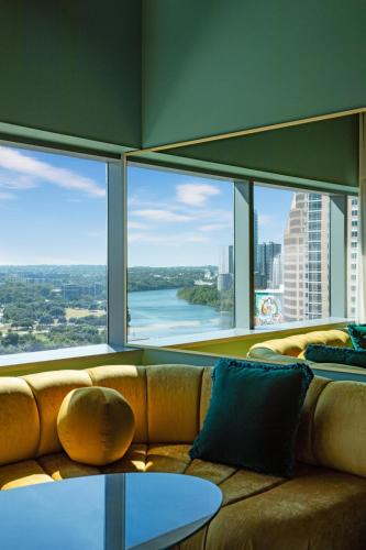 W Austin - main image