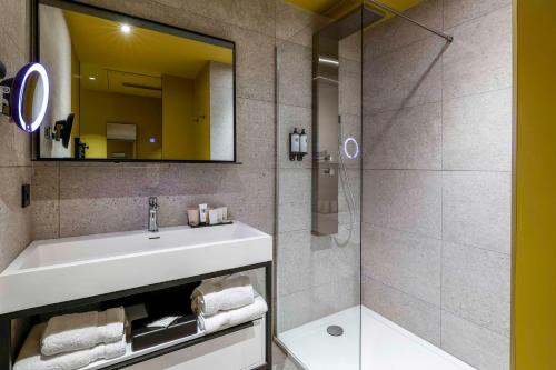 Executive King Room image 2