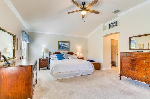 Pet-Friendly Villages Home, Walk to Golf and Pool! in The Villages, USA