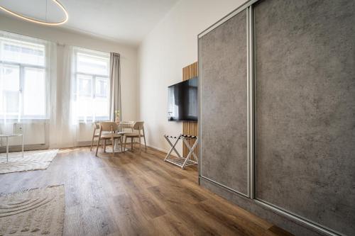 Deluxe Apartment image 10