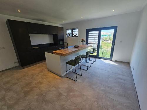 Cocina, Trupiaal Apartment - Regal Rentals Curacao in Tera Kora