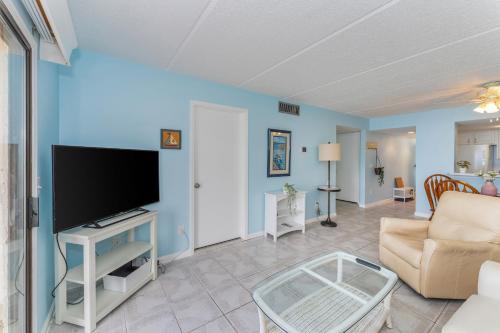 Cozy 2BR Condo Steps from the Beach in St. Augustine, USA
