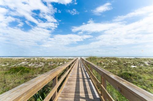 Cozy 2BR Condo Steps from the Beach in St. Augustine, USA