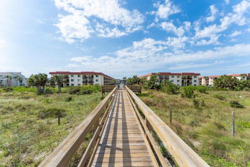 Cozy 2BR Condo Steps from the Beach in St. Augustine, USA