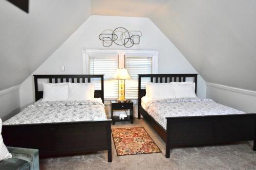 Spaciousness Meets Modern Comforts in Lakewood, USA