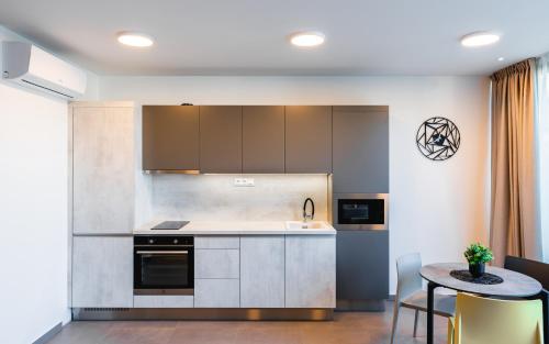 Lion PARKK Apartments in คนินิชคี