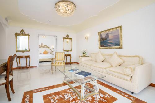 607500178 Hotel Quisisana