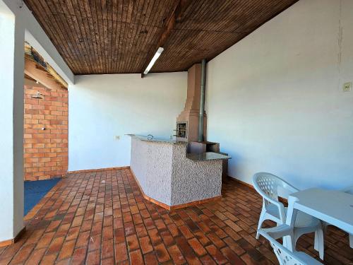 Casa com piscina e churrasq prox paraguai itaipu