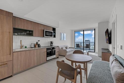Modern 1BR on 34th Floor with Breathtaking Views in Miami, USA