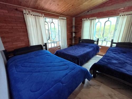 2 queen beds, 4 double beds