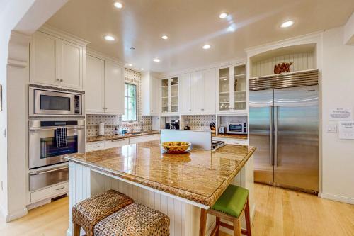 Santa Barbara Luxe Villa in Santa Barbara, USA