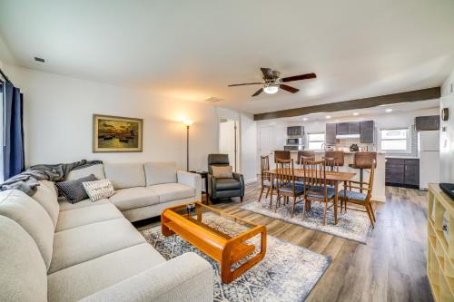 Less Than 1 Mi to Dwtn Valparaiso Family Home in Valparaiso, USA