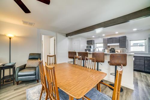 Less Than 1 Mi to Dwtn Valparaiso Family Home in Valparaiso, USA