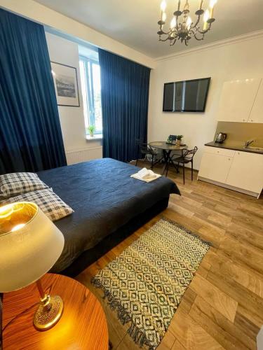 라진 Restauracja Pałacowa Apartamenty (Restauracja Palacowa Apartamenty) 2성급 호텔 스위트룸