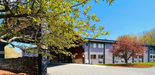 Sunapee Lake Lodge - image 7