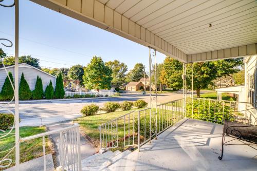 Less Than 1 Mi to Dwtn Valparaiso Family Home in วาลปาไรโซ (IN)