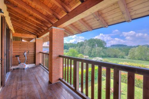 陽台/露台, Miralago Lake View & Private Garden - Happy Rentals in 伊斯普拉