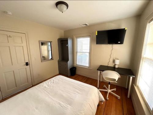 Nice cute bedroom in Lincoln with shared bathroom and kitchen in Lincoln, USA