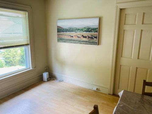 Nice cute bedroom in Lincoln with shared bathroom and kitchen in Lincoln, USA