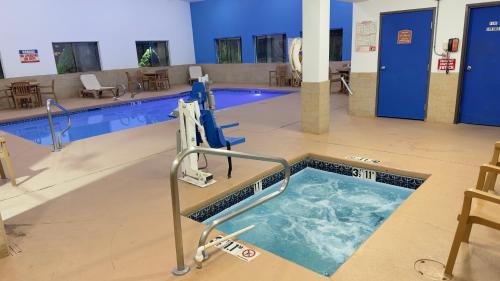Comfort Inn Near Gila National Forest - 수영장