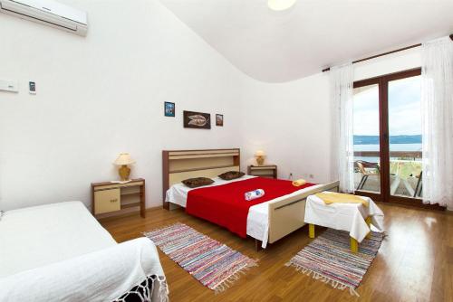 One-Bedroom apartment Standard image 3