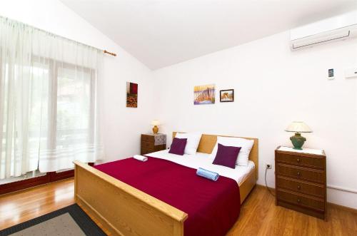 3 twin beds