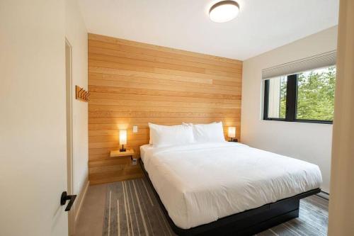 Calmwater Retreat New 2 br Hot Tub in 尤克盧利特市中心