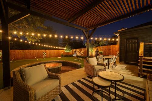 4 Mi to Downtown Tulsa Home with Fire Pit and Grill in Tulsa, USA