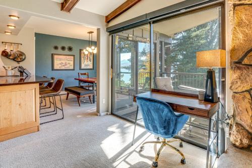 Walk to Lake Dillon Unit with Balcony and Pool Access in Dillon, USA