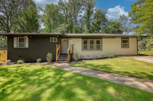 The Grove Park Chateau in Knight Park-Howell Station